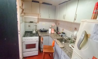 Venta Departamento en Lanús Oeste de 2 ambientes Planta Baja al Frente con Patio