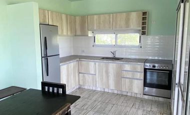 Casa en venta - 2 Dormitorios 1 Baño - Chacabuco