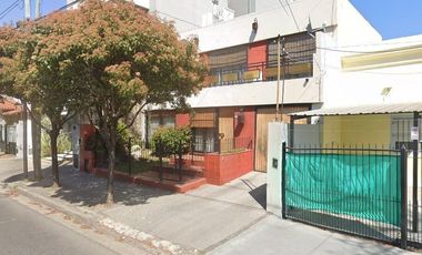 Casa en venta - 4 Dormitorios 3 Baños - 410mts2 - Quilmes