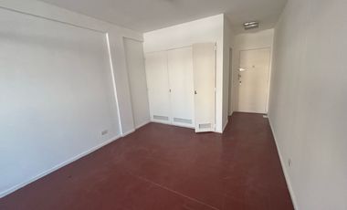 Oficina en tercer piso al frente