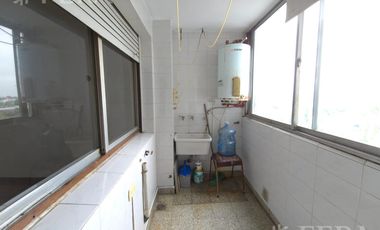 Alquiler departamento 3 ambientes con balcón en Avellaneda