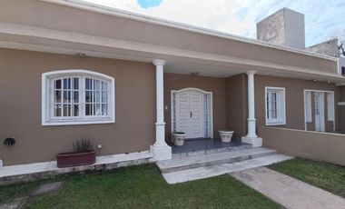 Casa en venta - 4 Dormitorios 2 Baños - Córdoba