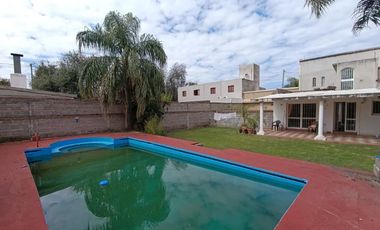 Casa en venta - 4 Dormitorios 2 Baños - Córdoba