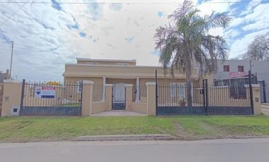 Casa en venta - 4 Dormitorios 2 Baños - Córdoba