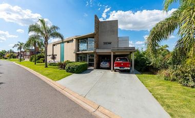 Imponente Casa en Cadaques - Funes Hills