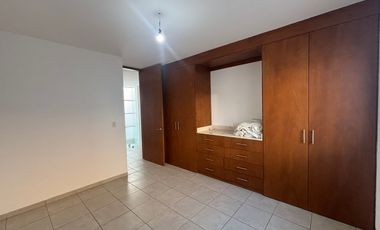 Casa en venta en Loretta 1