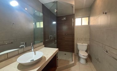 Casa en venta en Loretta 1