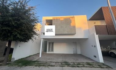 Casa en venta en Loretta 1