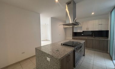 Casa en venta en Loretta 1