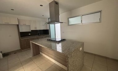 Casa en venta en Loretta 1