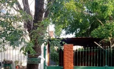 Dúplex en venta - 2 Dormitorios 2 Baños - Cochera - 197Mts2 - Almirante Brown