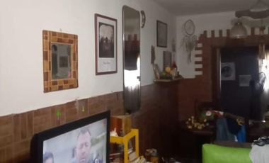 Dúplex en venta - 2 Dormitorios 2 Baños - Cochera - 197Mts2 - Almirante Brown