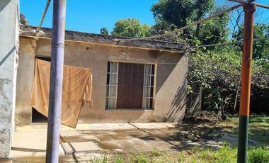 Casa en venta Granadero Baigorria a reciclar terreno 690 m2