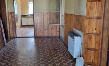 Casa en venta Granadero Baigorria a reciclar terreno 690 m2
