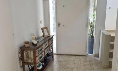 Casa en  Talar del lago II -lote interno- moderna