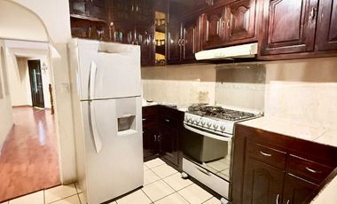 Casa en venta con habitación en planta baja en Sipeh Ánimas