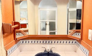 Casa en venta con habitación en planta baja en Sipeh Ánimas