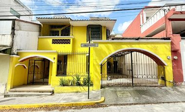 Casa en venta con habitación en planta baja en Sipeh Ánimas