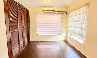 Casa en venta con habitación en planta baja en Sipeh Ánimas