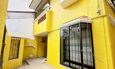 Casa en venta con habitación en planta baja en Sipeh Ánimas