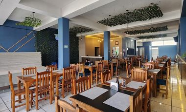 El Lienzo en Blanco para tu Éxito: 170 m² en el Corazón Comercial de Nueva Oxtot