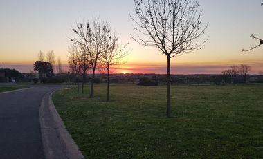 Casa en venta - 4 Dormitorios  4 Baños 2 Cocheras - 860Mts2 - Escobar