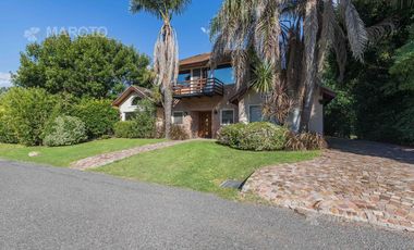 CASA EN VENTA EN C.C. LOS HORNEROS - MAROTO PROPIEDADES-