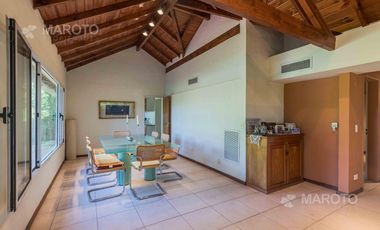 CASA EN VENTA EN C.C. LOS HORNEROS - MAROTO PROPIEDADES-