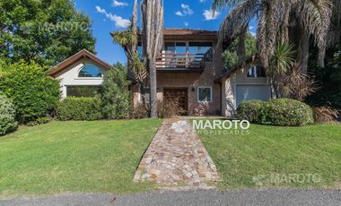 CASA EN VENTA EN C.C. LOS HORNEROS - MAROTO PROPIEDADES-