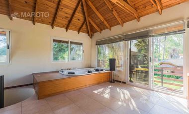CASA EN VENTA EN C.C. LOS HORNEROS - MAROTO PROPIEDADES-