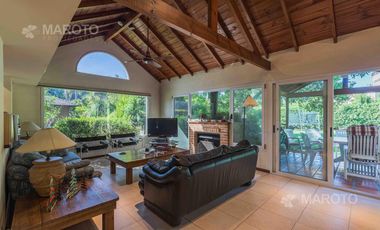 CASA EN VENTA EN C.C. LOS HORNEROS - MAROTO PROPIEDADES-