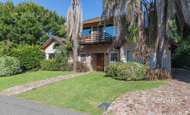 CASA EN VENTA EN C.C. LOS HORNEROS - MAROTO PROPIEDADES-