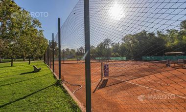 CASA EN VENTA EN C.C. LOS HORNEROS - MAROTO PROPIEDADES-