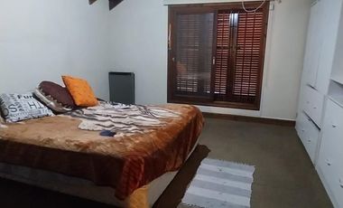 Casa en venta - 2 Dormitorios 1 Baño - 85mts2 - Bernal