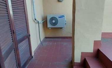 Casa en venta - 2 Dormitorios 1 Baño - 85mts2 - Bernal