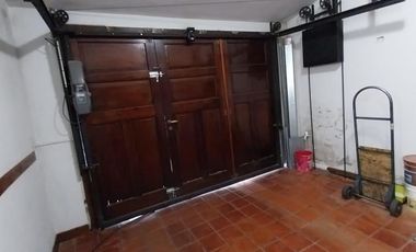 Casa en venta - 2 Dormitorios 1 Baño - 85mts2 - Bernal