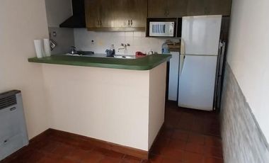 Casa en venta - 2 Dormitorios 1 Baño - 85mts2 - Bernal