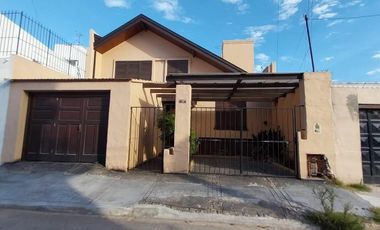 Casa en venta - 2 Dormitorios 1 Baño - 85mts2 - Bernal