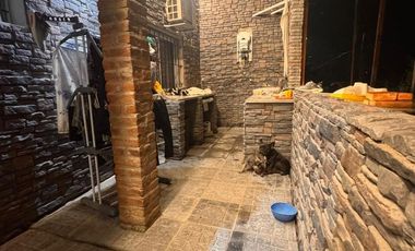 Casa en alquiler - 4 Dormitorios 2 Baños - La Plata