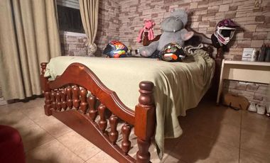 Casa en alquiler - 4 Dormitorios 2 Baños - La Plata