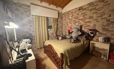 Casa en alquiler - 4 Dormitorios 2 Baños - La Plata