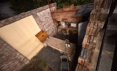 Casa en alquiler - 4 Dormitorios 2 Baños - La Plata