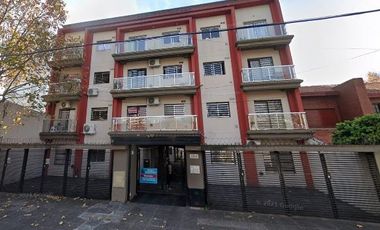 Cochera en venta en Lanús