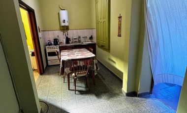 Casa en venta - 2 Dormitorios 1 Baño - Saladillo