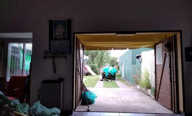 Casa en venta - 2 Dormitorios 2 Baños - Cocheras - 300Mts2 - Santa Clara del Mar