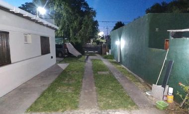 Casa en venta - 2 Dormitorios 2 Baños - Cocheras - 300Mts2 - Santa Clara del Mar