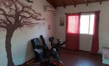 Chalet en Muy Buen Estado. Reconquista 1028, Monte Grande.