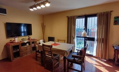 Casa en venta - 2 Dormitorios 1 Baño - Quilmes