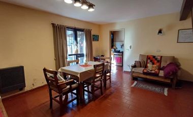 Casa en venta - 2 Dormitorios 1 Baño - Quilmes