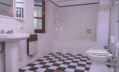 Casa en venta - 5 Dormitorios 5 Baños - Nogoyá